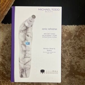 Sonic Refresher Skincare Tool - White Marble